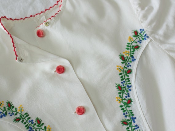 Vintage 1970s 70s does 30s White Embroidored Folk… - image 8