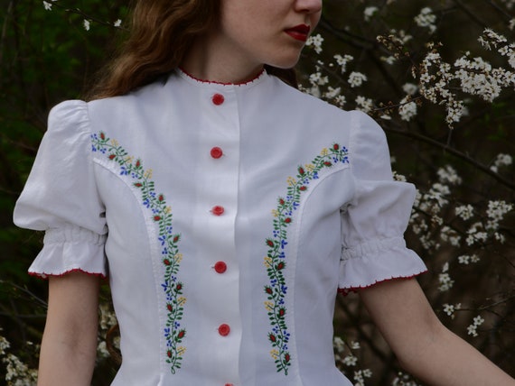 Vintage 1970s 70s does 30s White Embroidored Folk… - image 5