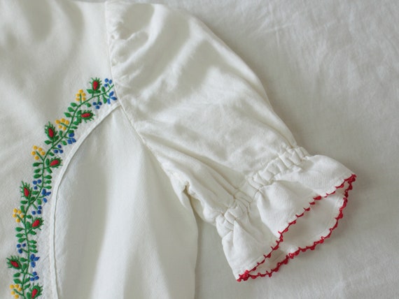 Vintage 1970s 70s does 30s White Embroidored Folk… - image 9