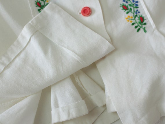Vintage 1970s 70s does 30s White Embroidored Folk… - image 10
