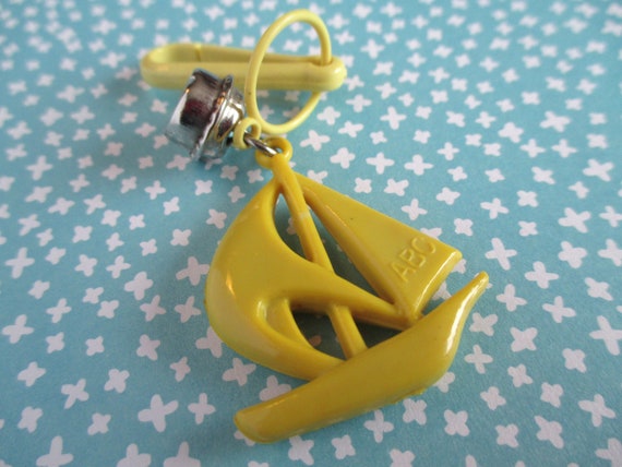 Vintage 1980s Bell Charm Sailboat, Vintage Yellow Plastic Clip Charm, 80s Party Favor
