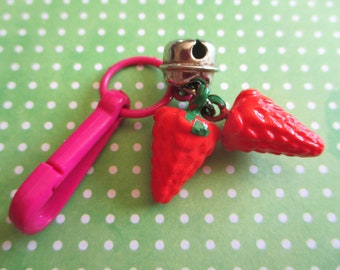 80s Bell Charm Strawberries, 1980s Red Fruit Clip Charm, Plastic Toy Junk Necklace Jewelry Supply, Collectible Retro Jewelry Supply