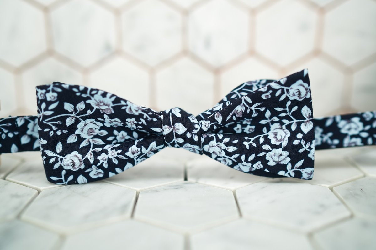 Mens Floral Self Tie Bow Tie Groom Navy Floral Wedding Bowtie Etsy