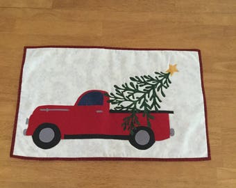 Christmas pick-up truck wallhanging
