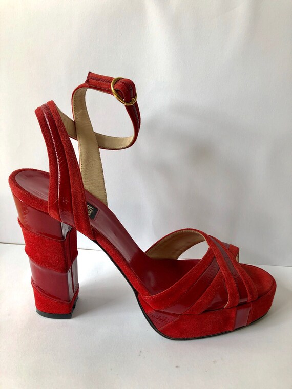 VINTAGE BIBA SANDALS