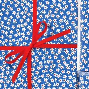 Rol inpakpapier met blauwe bloemen; Vintage kerstsepiabloem; Vakantiepatroon; Vintage cadeaupapier, blauw bloemenpatroon