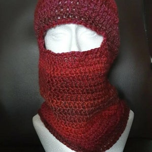Máscara de esquí de ganchillo hecha a mano con pasamontañas de invierno. Protector de cabeza, cuello y cara.