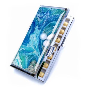 Pastillero semanal Ocean Art, tarjetero con nombre personalizado, pastillero de viaje, regalo para novia, tarjetero personalizado