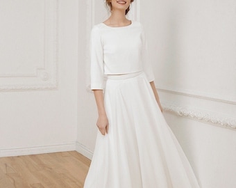 Robe de mariée simple • jupe haute basse • haut court à manches longues • robe blanche romantique • robe de mariée décontractée • robe de réception