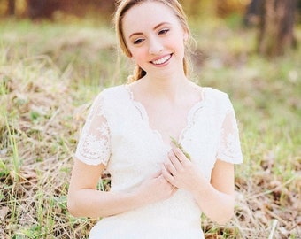Boho Lace Wedding Dress: Short Sleeve Bohemian Bridal Gown