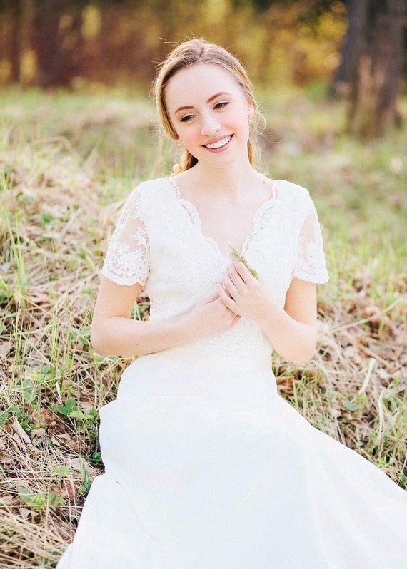Boho Lace Wedding Dress: Short Sleeve Bohemian Bridal Gown - Etsy