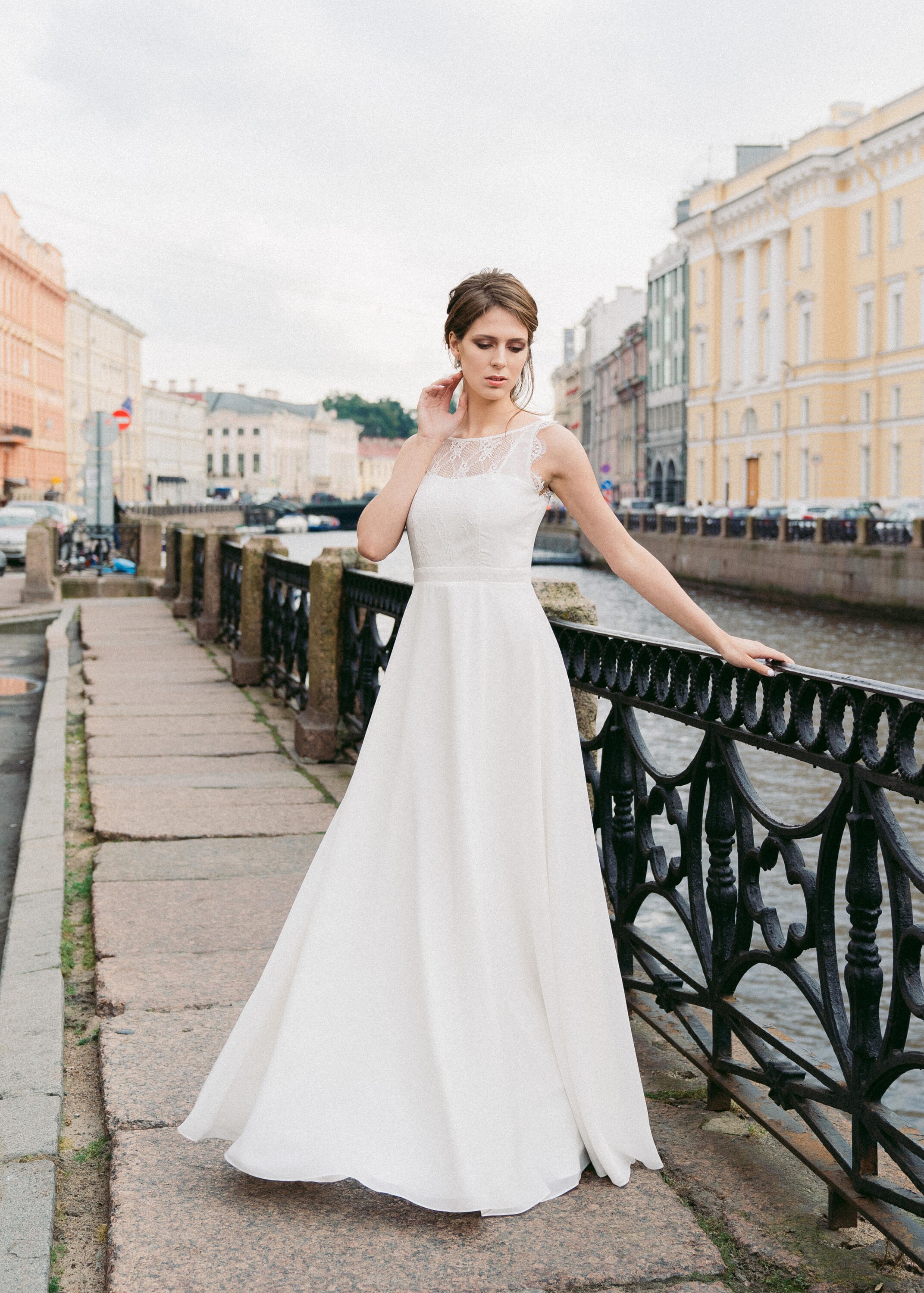 classic plain wedding dresses