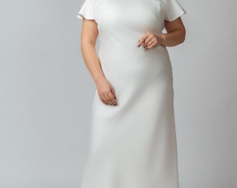 Plus Size Midi Wedding Dress: A-Line Bridal Gown with Sleeves
