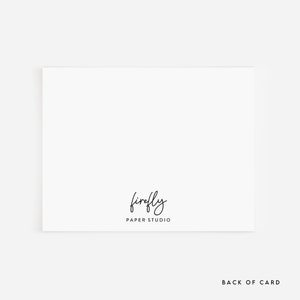 Puede incluir: Tarjeta blanca con el texto "firefly paper studio" en letra cursiva negra.
