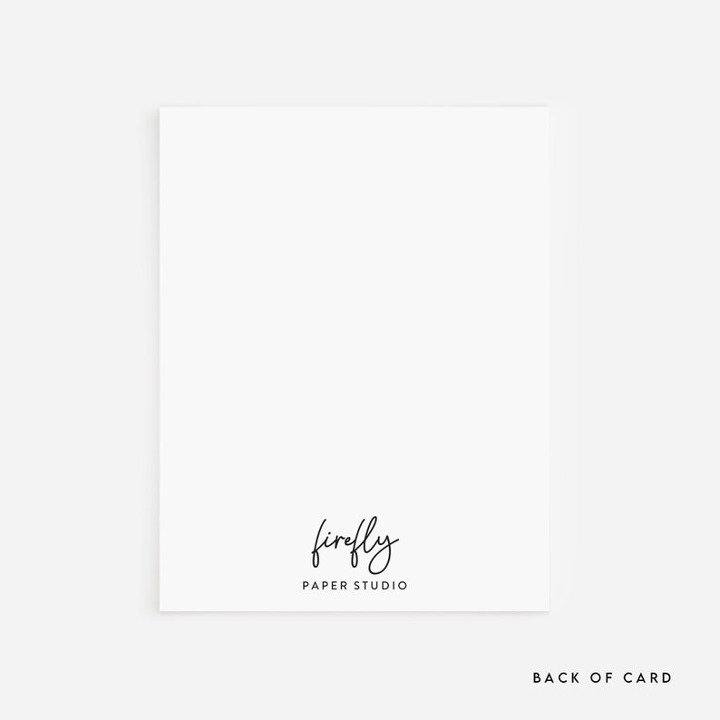 K&ouml;nnte beinhalten: Eine wei&szlig;e Karte mit dem Text "firefly PAPER STUDIO" in schwarzer Schrift. Die Worte "BACK OF CARD" sind unten rechts in Schwarz gedruckt. Die Karte ist rechteckig und hat ein minimalistisches Design.