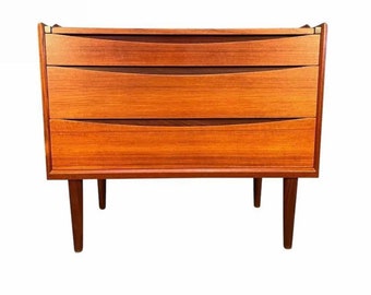 Vintage Danish Mid Century Modern Teak Dresser Vanity in the Manner of Arne Vodder