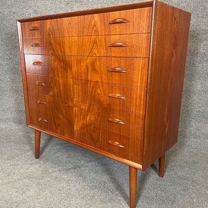 Vintage Danish Mid Century Modern Teak Dresser by Johannes Sorth afbeelding 7