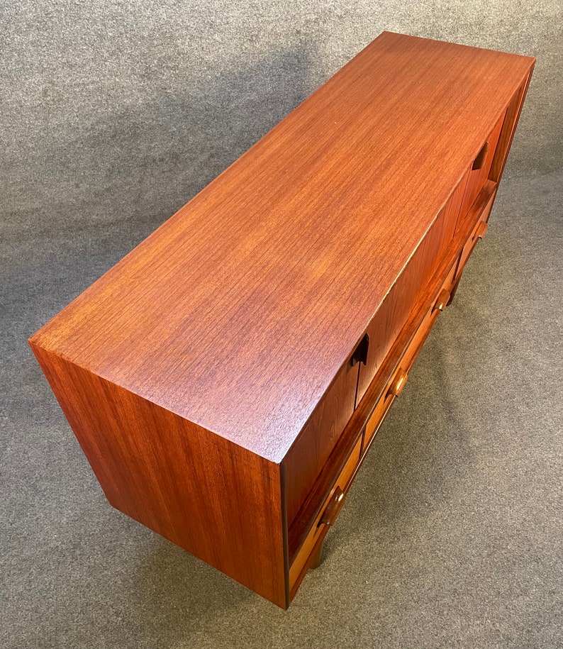 Vintage British Mid Century Modern Teak Compact Credenza by G Plan Bild 6