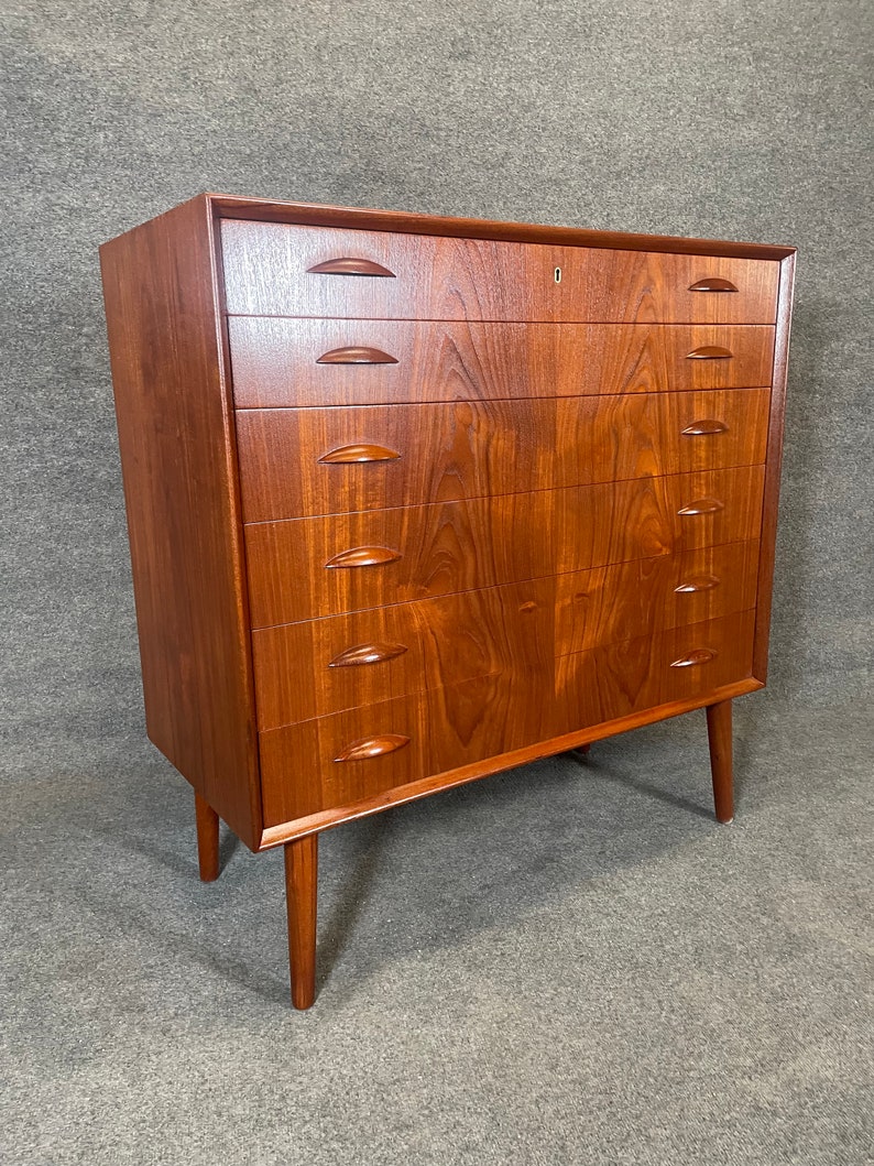 Vintage Danish Mid Century Modern Teak Dresser by Johannes Sorth afbeelding 6