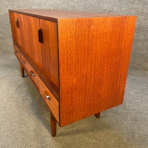 Vintage British Mid Century Modern Teak Compact Credenza by G Plan Bild 4