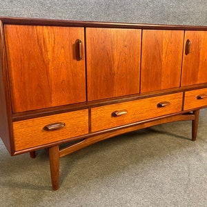 Vintage British Mid Century Modern Teak Compact Credenza by G Plan Bild 7