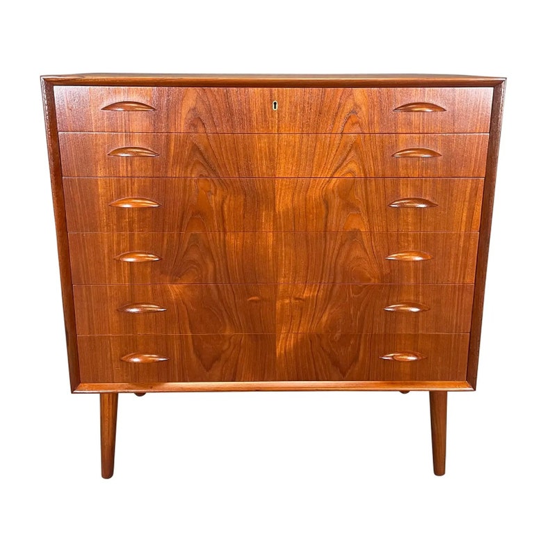 Vintage Danish Mid Century Modern Teak Dresser by Johannes Sorth afbeelding 1