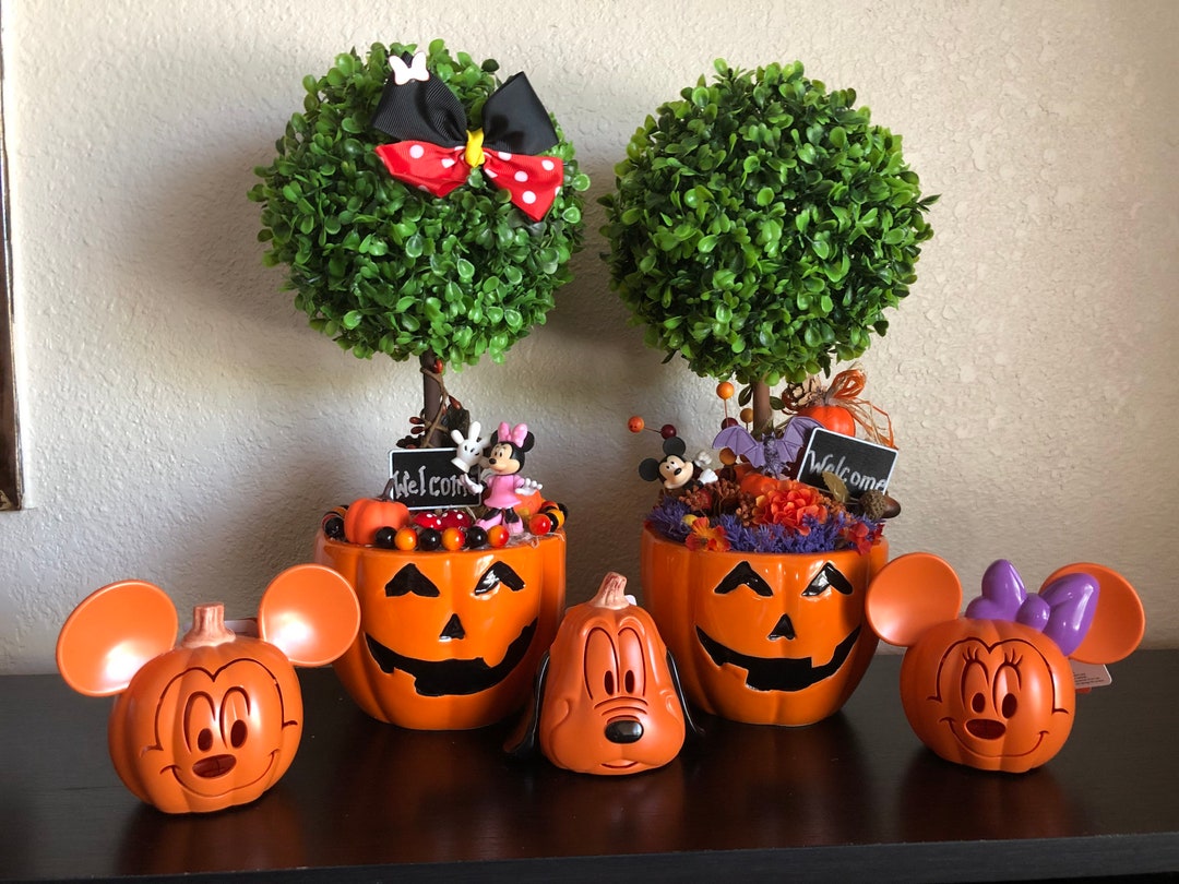 Mickey and Minnie Halloween Topiary, Disney Halloween Topiary, Pumpkin Mickey Topiary, Minnie