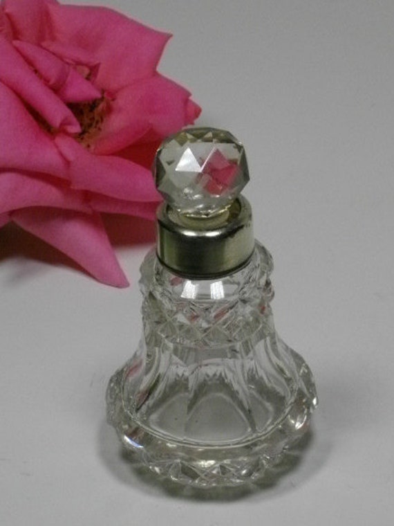 Antique Bell Shaped Diamond Cut Perfume Shell shaped Ground Glass Perfume