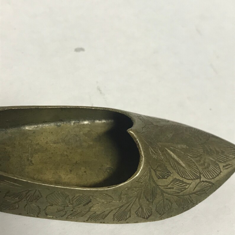 Pair of Small Indian Brass Jutti Slipper Ashtrays
