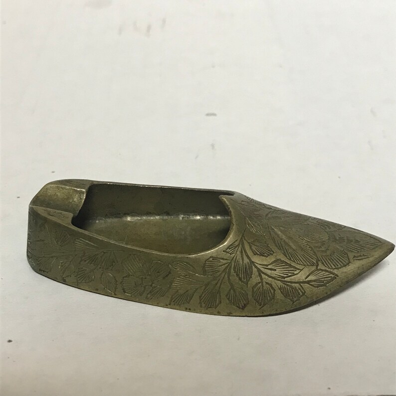 Pair of Small Indian Brass Jutti Slipper Ashtrays