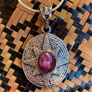 Star Ruby Pendant. Silver 925 (986)
