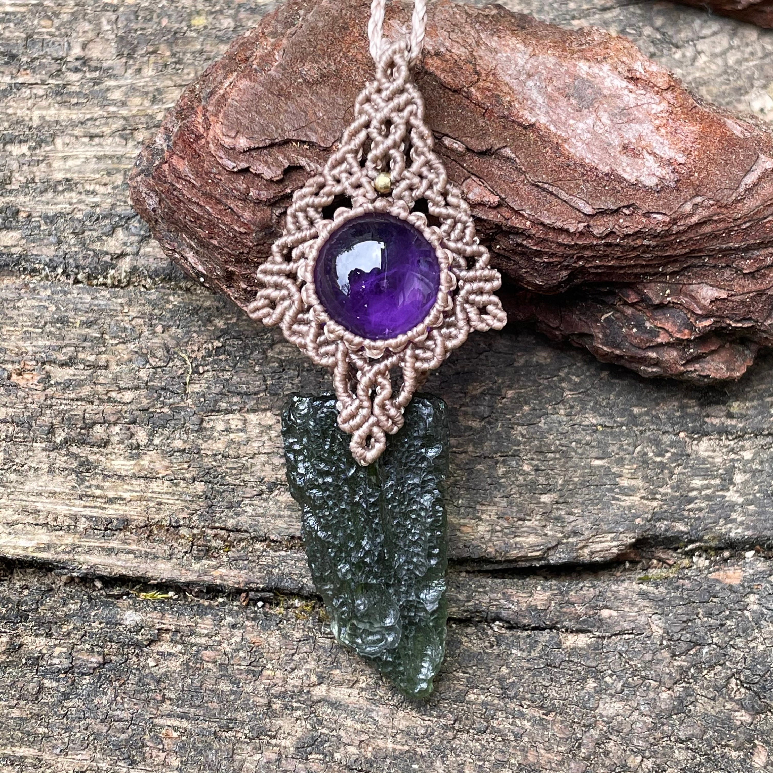 Moldavite and Amethyst Pendant. Micromacrame (1240) - Etsy