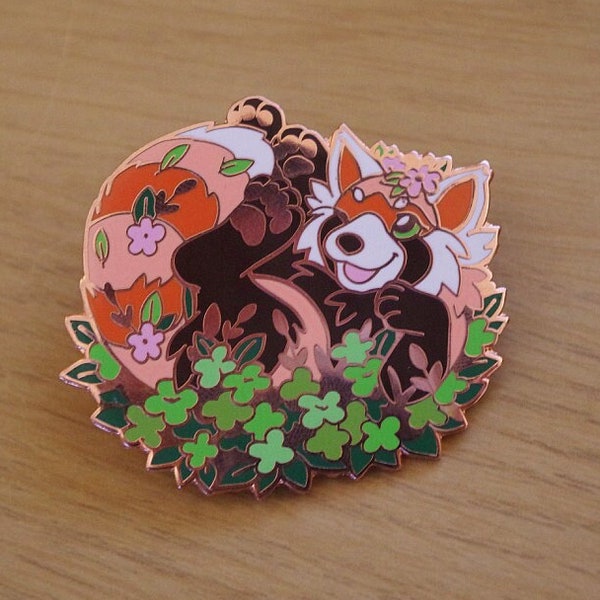 Süßer roter Panda Klee Blumen Emaille Pin | Baumwollgarn