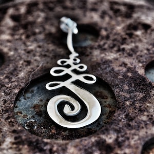 pendentif symbole unalome spirituel en argent argent sterling 925 wicca occulte pendentif fait main collier image 3