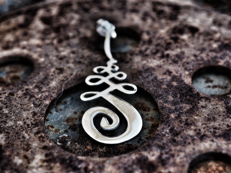 pendentif symbole unalome spirituel en argent argent sterling 925 wicca occulte pendentif fait main collier image 3