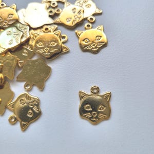 5 Cat Charms ~ Sewing Craft Scrapbooking Embellishment Jewelry ~ Gold Tone