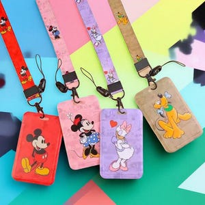 Lanyard e porta badge con personaggi Disney