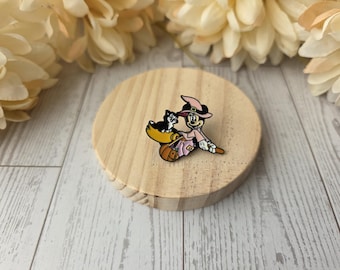 Pin esmaltado de Minnie Mouse con temática de Halloween / Pin de Disney Summerween
