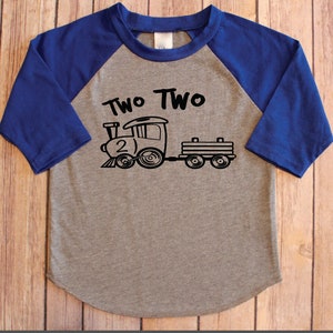 Camiseta de cumpleaños Dos Dos Camiseta raglán, Mira quién es el segundo cumpleaños Camiseta de tren Dos dos, dos camiseta de tren Cumpleaños Camisetas de cumpleaños para niños
