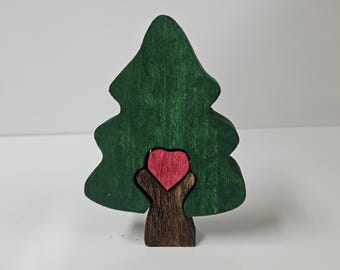 Rompecabezas de madera de árbol de Navidad con corazón