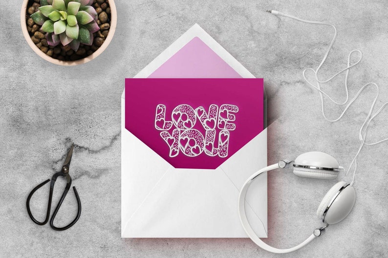 Lamor font Valentine days font uppercase typeface hearts image 3