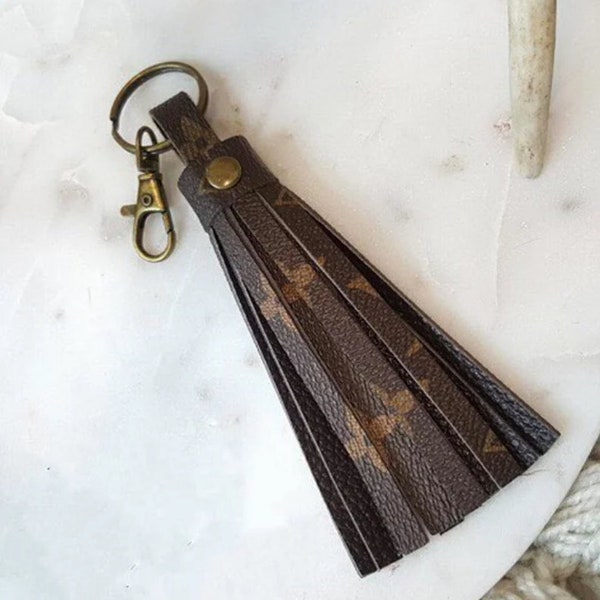 Llavero de flecos Louis Vuitton de up-Cycled