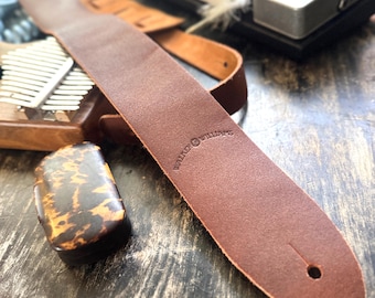 Walker & Williams STR-07 Distressed "Weathered" Chestnut Brown Top Grain Italian Leather Guitar Strap, With Super Soft Back, For All Guitars