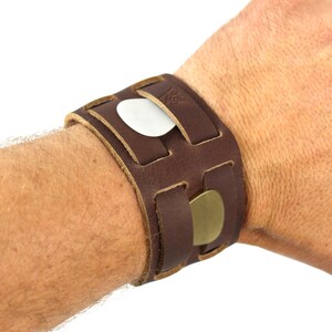 Walker and Williams BRC-BRN Walnut Brown Premium Leather Double Strap Quick Pick Bracelet image 6