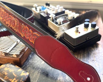 Walker And Williams KB-09 Whiskey Red Strap Body With Sunburst Celtic Knot Full Grain Carving Leather Padded Guitar Strap For All Guitars