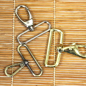Walker And Williams HP-29-MET Woven Vintage Guitar Style Crossbody Purse Strap Blue and Gold & Brushed Crome Slider bild 9