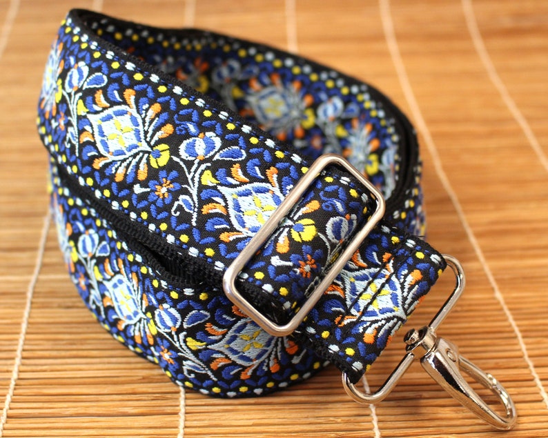 Walker And Williams HP-29-MET Woven Vintage Guitar Style Crossbody Purse Strap Blue and Gold & Brushed Crome Slider bild 6