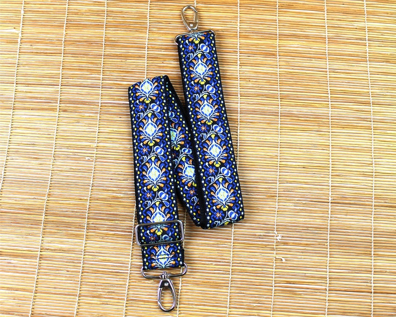 Walker And Williams HP-29-MET Woven Vintage Guitar Style Crossbody Purse Strap Blue and Gold & Brushed Crome Slider bild 5