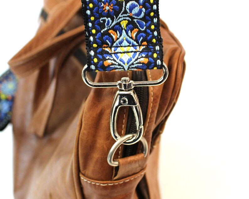 Walker And Williams HP-29-MET Woven Vintage Guitar Style Crossbody Purse Strap Blue and Gold & Brushed Crome Slider bild 4