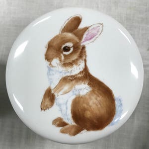 Round handpainted Bunny box